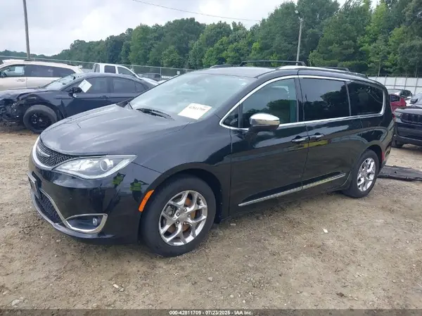 2C4RC1GG9HR570149 2017 CHRYSLER PACIFICA - Image 2