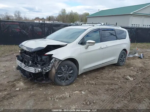 2C4RC1GG9HR599246 2017 CHRYSLER PACIFICA - Image 2
