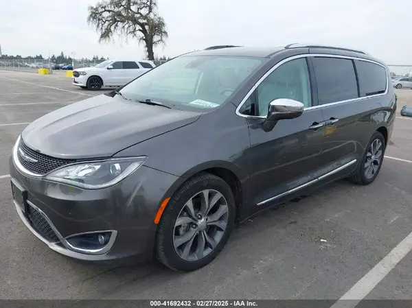 2C4RC1GG9HR622217 2017 CHRYSLER PACIFICA - Image 2