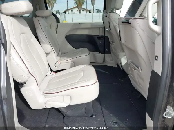 2C4RC1GG9HR622217 2017 CHRYSLER PACIFICA - Image 8