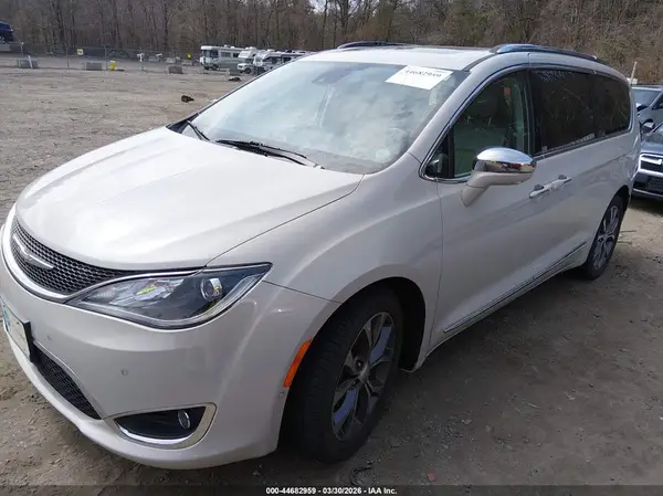 2C4RC1GG9HR627952 2017 CHRYSLER PACIFICA - Image 2
