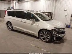 2C4RC1GG9HR637784 2017 CHRYSLER PACIFICA