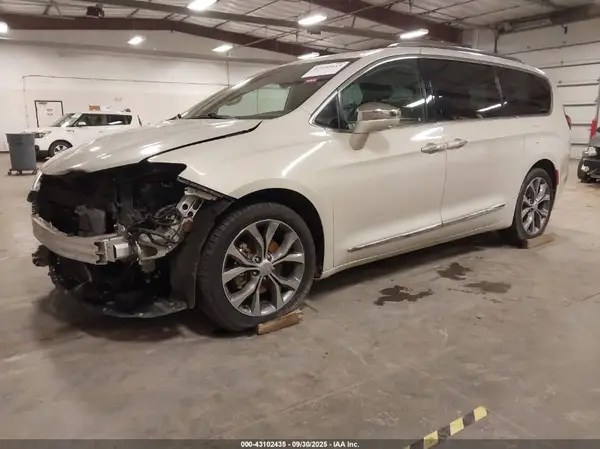 2C4RC1GG9HR637784 2017 CHRYSLER PACIFICA - Image 2