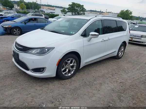 2C4RC1GG9HR660353 2017 CHRYSLER PACIFICA - Image 2