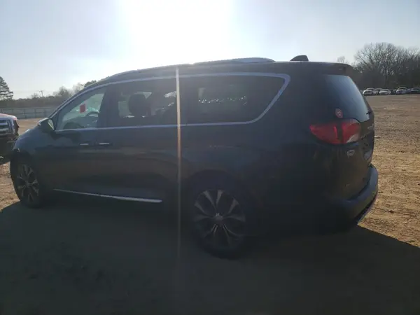 2C4RC1GG9HR679162 2017 CHRYSLER PACIFICA - Image 2