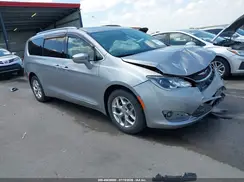 2C4RC1GG9HR747928 2017 CHRYSLER PACIFICA