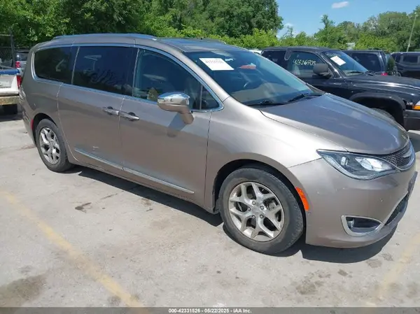 2C4RC1GG9HR786079 2017 CHRYSLER PACIFICA - Image 1