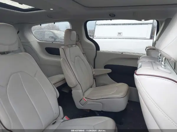 2C4RC1GG9HR804001 2017 CHRYSLER PACIFICA - Image 8