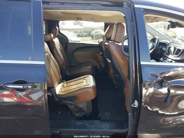 2C4RC1GG9HR812065 2017 CHRYSLER PACIFICA - Image 8