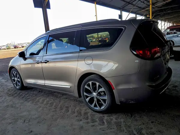 2C4RC1GG9HR817329 2017 CHRYSLER PACIFICA - Image 2