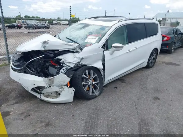 2C4RC1GG9JR101097 2018 CHRYSLER PACIFICA - Image 2