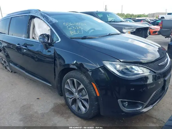 2C4RC1GG9JR108759 2018 CHRYSLER PACIFICA - Image 1