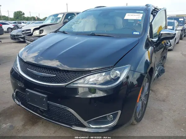 2C4RC1GG9JR108759 2018 CHRYSLER PACIFICA - Image 2