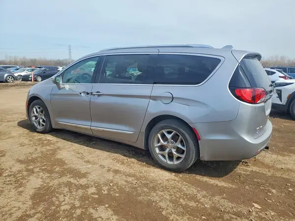 2C4RC1GG9JR149005 2018 CHRYSLER PACIFICA - Image 2