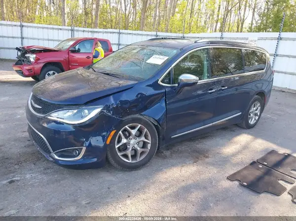 2C4RC1GG9JR185650 2018 CHRYSLER PACIFICA - Image 2