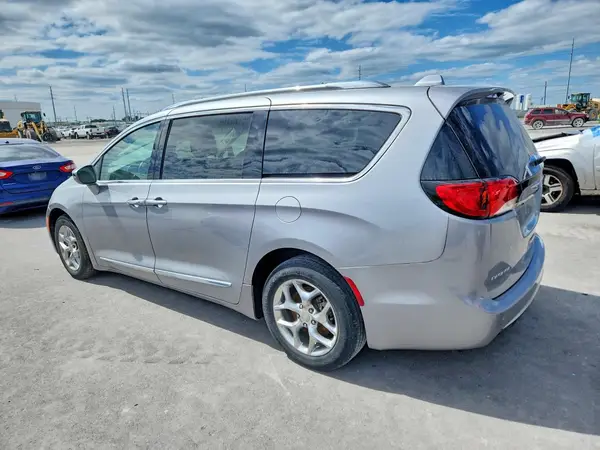 2C4RC1GG9JR233115 2018 CHRYSLER PACIFICA - Image 2
