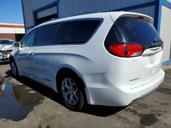 2C4RC1GG9JR246012 2018 CHRYSLER PACIFICA - Image 2