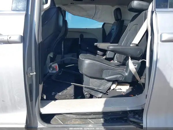2C4RC1GG9JR272402 2018 CHRYSLER PACIFICA - Image 8