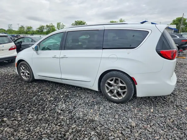 2C4RC1GG9JR272559 2018 CHRYSLER PACIFICA - Image 2