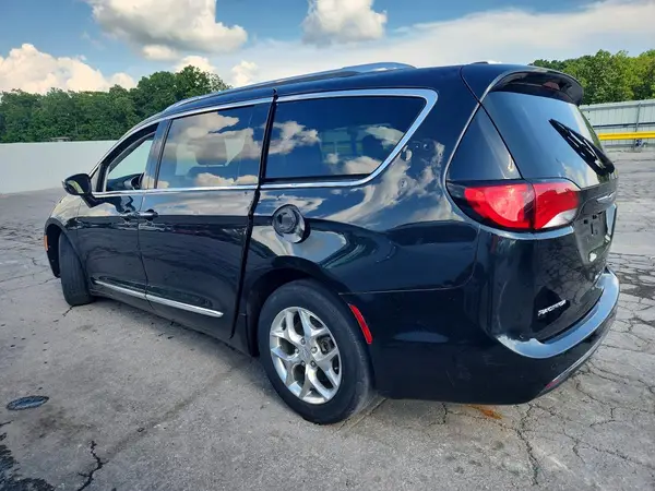 2C4RC1GG9JR320576 2018 CHRYSLER PACIFICA - Image 2