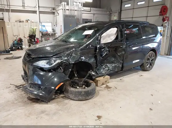 2C4RC1GG9KR528359 2019 CHRYSLER PACIFICA - Image 2