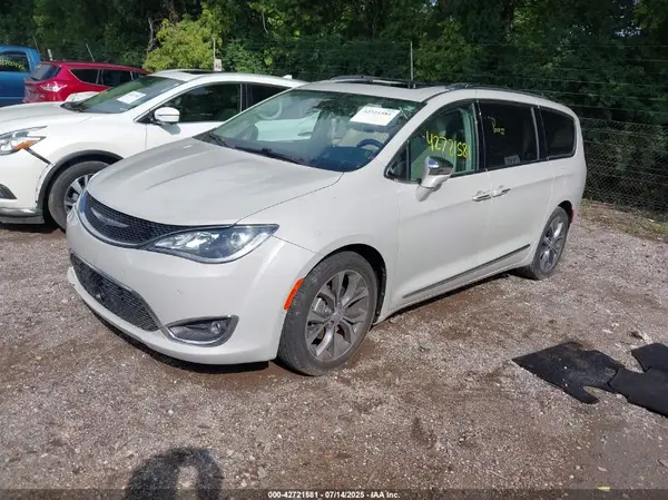 2C4RC1GG9KR587802 2019 CHRYSLER PACIFICA - Image 2
