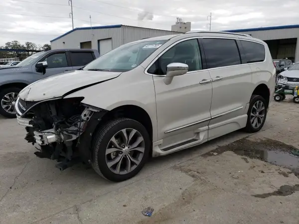 2C4RC1GG9KR603769 2019 CHRYSLER PACIFICA - Image 1