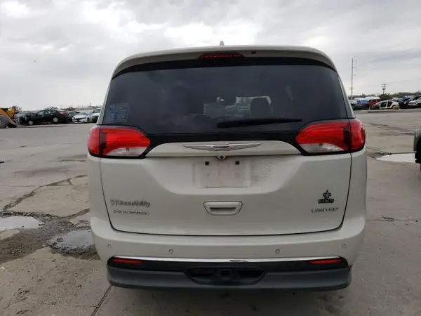 2019 CHRYSLER PACIFICA auction photo 6