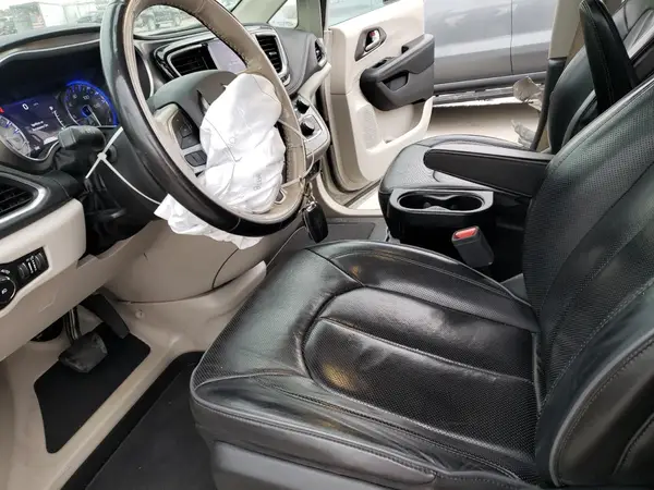 2019 CHRYSLER PACIFICA auction photo 7