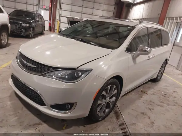2C4RC1GG9KR609930 2019 CHRYSLER PACIFICA - Image 2