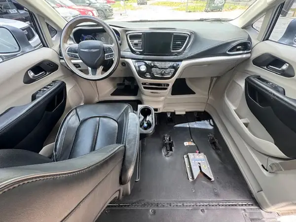 2C4RC1GG9KR643706 2019 CHRYSLER PACIFICA - Image 8