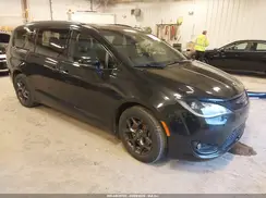 2C4RC1GG9KR722079 2019 CHRYSLER PACIFICA