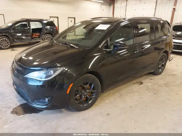 2C4RC1GG9KR722079 2019 CHRYSLER PACIFICA - Image 2