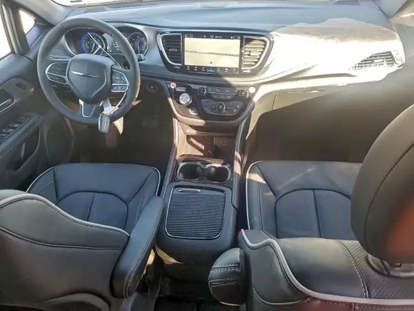 2C4RC1GG9TR179575 2026 CHRYSLER PACIFICA - Image 8