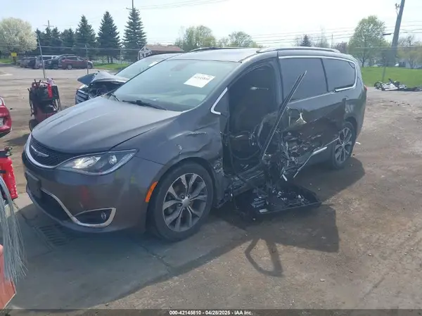 2C4RC1GGXHR504970 2017 CHRYSLER PACIFICA - Image 2