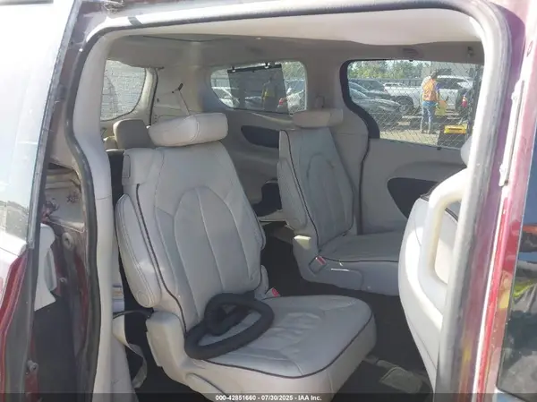 2C4RC1GGXHR509490 2017 CHRYSLER PACIFICA - Image 8
