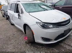 2C4RC1GGXHR527889 2017 CHRYSLER PACIFICA