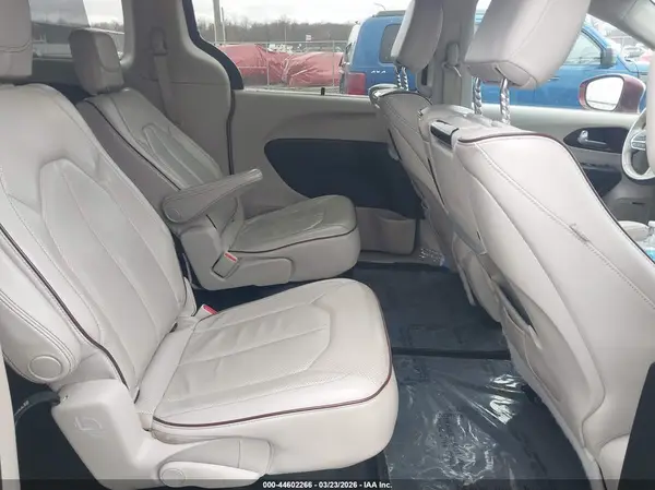 2C4RC1GGXHR527942 2017 CHRYSLER PACIFICA - Image 8