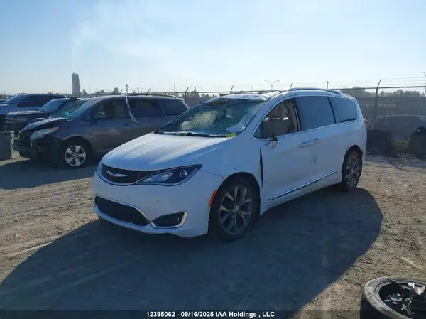 2C4RC1GGXHR569933 2017 CHRYSLER PACIFICA - Image 2