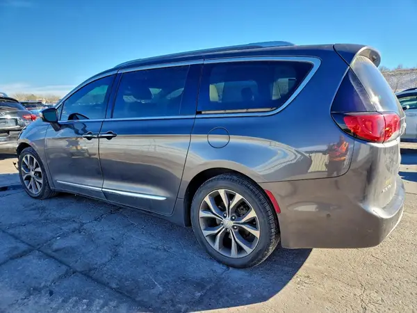 2C4RC1GGXHR584092 2017 CHRYSLER PACIFICA - Image 2