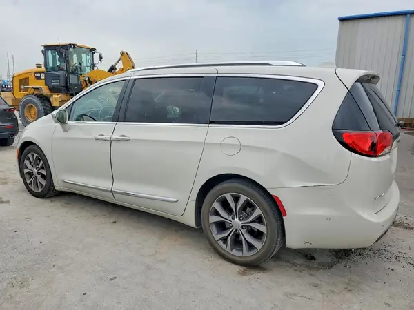 2C4RC1GGXHR614692 2017 CHRYSLER PACIFICA - Image 2