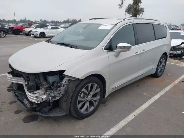 2C4RC1GGXHR616328 2017 CHRYSLER PACIFICA - Image 2