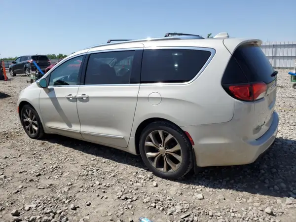 2C4RC1GGXHR627958 2017 CHRYSLER PACIFICA - Image 2