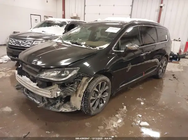 2C4RC1GGXHR638328 2017 CHRYSLER PACIFICA - Image 2