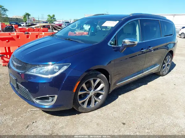 2C4RC1GGXHR643402 2017 CHRYSLER PACIFICA - Image 2