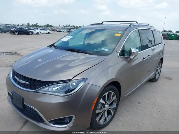 2C4RC1GGXHR652729 2017 CHRYSLER PACIFICA - Image 2