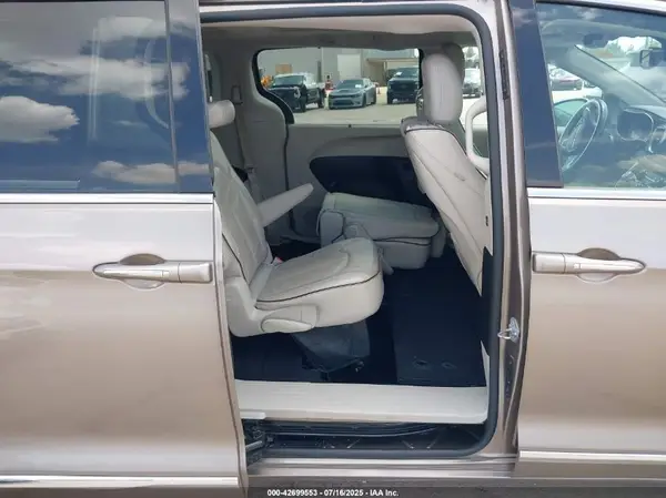 2C4RC1GGXHR652729 2017 CHRYSLER PACIFICA - Image 8