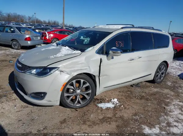 2C4RC1GGXHR653198 2017 CHRYSLER PACIFICA - Image 2