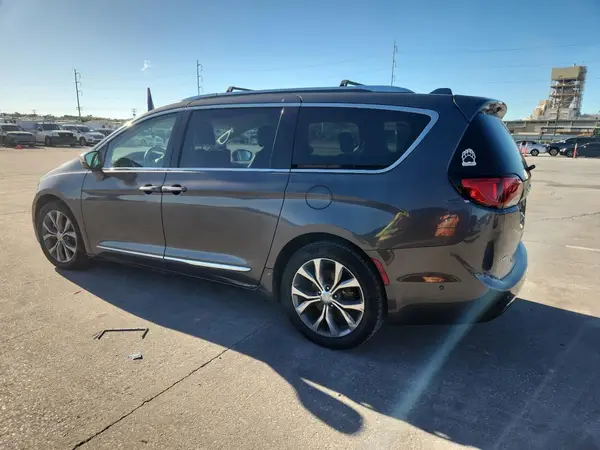 2C4RC1GGXHR668736 2017 CHRYSLER PACIFICA - Image 2