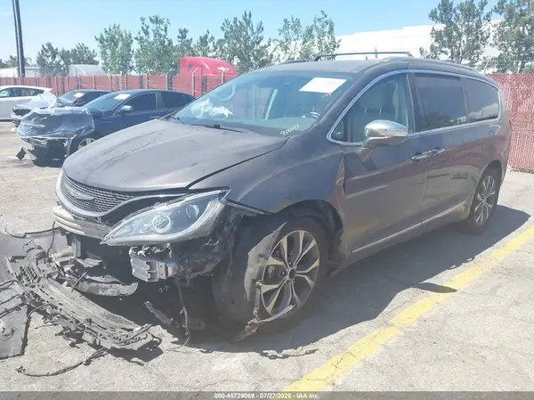 2C4RC1GGXHR668817 2017 CHRYSLER PACIFICA - Image 2